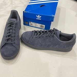 Adidas Stan Smith 10 1/2 US suede sneakers